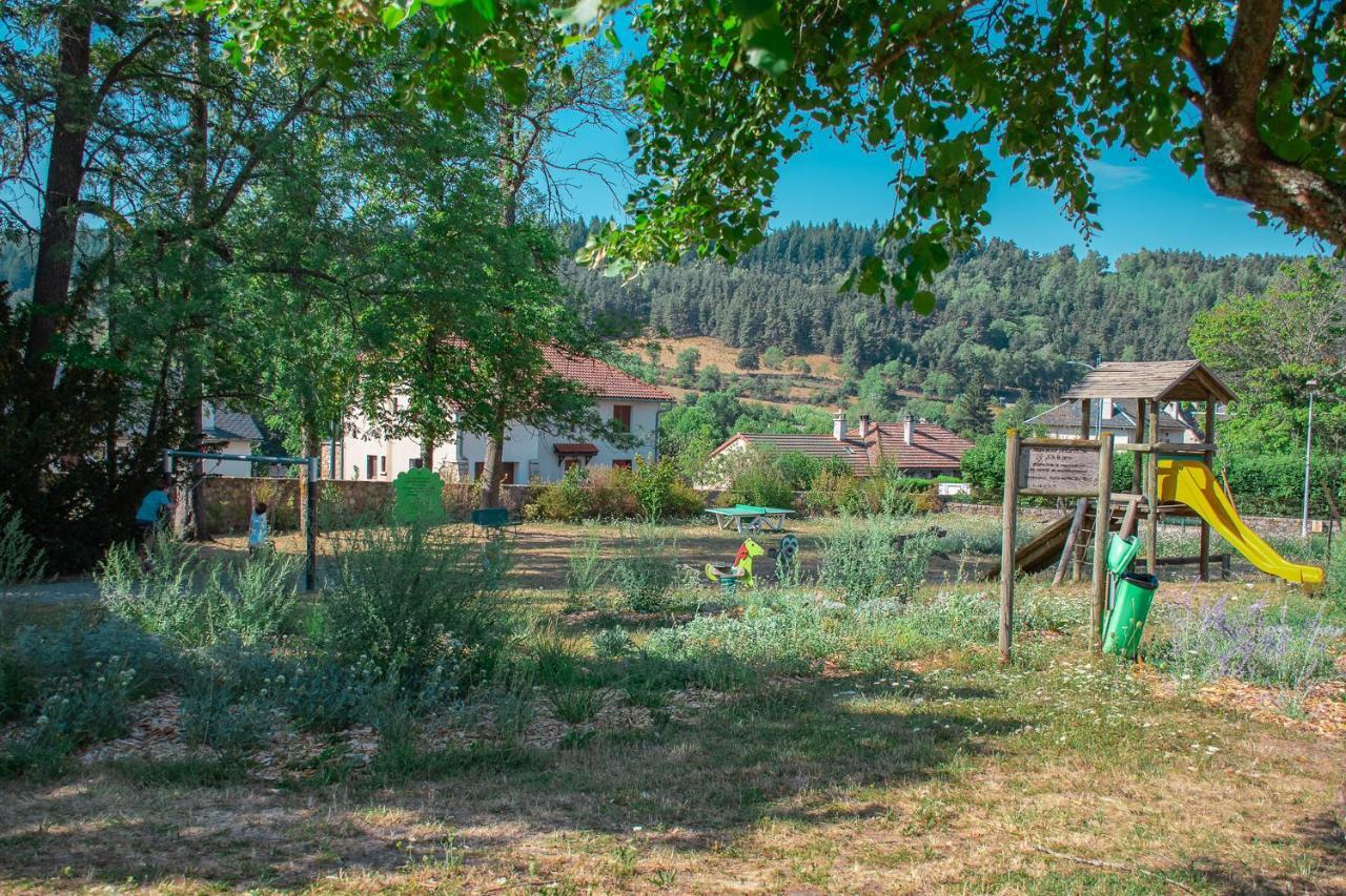 Villages de Gîtes Le Pigeonnier Le Malzieu-Ville Extérieur photo